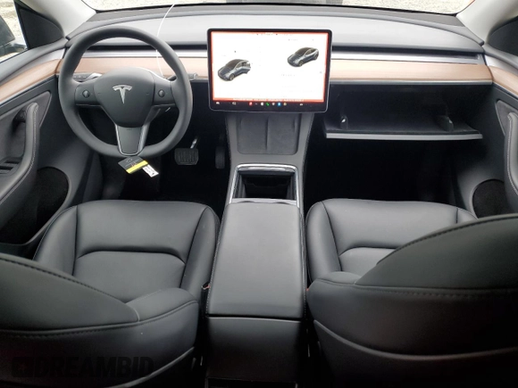 2024 Tesla Model Y Long Range с VIN 7SAYGDEE5RF130383, выставлен на аукционе Copart как лот 60263265 с пробегом 12 531 миль миль и Списание • Salvage title. История ставок и продаж доступна на DreamBid. Изображение 8.