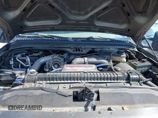 2005 Ford Excursion Limited z VIN 1FMNU42P25ED44334, wystawiony jako IAAI lot #42344600 z przebiegiem 171 512 mil mil oraz . Historia ofert i sprzedaży dostępna na DreamBid. Obrazek 10.