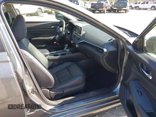 2019 Nissan Altima SR with VIN 1N4BL4CV0KC113145, listed as a IAAI auction lot 42127618 with 61,633 mi miles and . Bid and sale history available at DreamBid. Image 5.