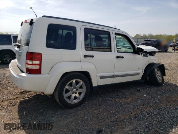 2012 Jeep Liberty Sport Latitude z VIN 1C4PJMAK3CW168087, wystawiony jako Copart lot #55071525 z przebiegiem 108 557 mil mil oraz Szkoda całkowita • Salvage title. Historia ofert i sprzedaży dostępna na DreamBid. Obrazek 3.