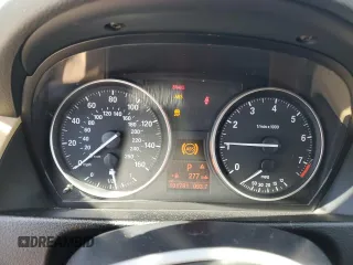 2014 BMW X1 sDrive28i z VIN WBAVM1C51EVW51832, wystawiony jako Copart lot #60153925 z przebiegiem 101 781 mil mil oraz Szkoda całkowita • Salvage title. Historia ofert i sprzedaży dostępna na DreamBid. Obrazek 9.