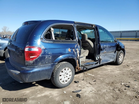 2005 Chrysler Town & Country LX with VIN 2C4GP44R35R233796, listed as a Copart auction lot 43577265 with 224336 miles and Salvage Title. Bid and sale history available at carsss.com. Image 3.