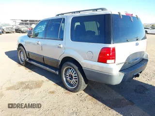 2006 Ford Expedition Special Service with VIN 1FMPU15596LA24054, listed as a IAAI auction lot 41392864 with 187,927 mi miles. Bid and sale history available at carsss.com. Image 3.