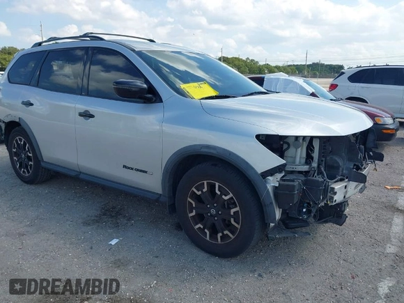 2019 Nissan Pathfinder S z VIN 5N1DR2MN4KC637723, wystawiony jako IAAI lot #41813351 z przebiegiem 100 227 mil mil oraz . Historia ofert i sprzedaży dostępna na DreamBid. Obrazek 1.