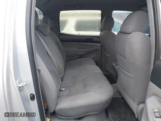 2005 Toyota Tacoma PreRunner with VIN 5TEJU62N15Z096264, listed as a IAAI auction lot 41537776 with 124,778 mi miles. Bid and sale history available at carsss.com. Image 8.