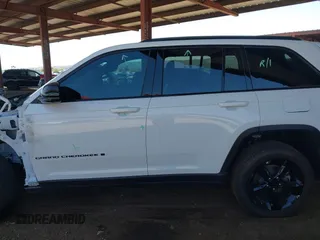 2024 Jeep Grand Cherokee Limited with VIN 1C4RJHBG0RC185384, listed as a IAAI auction lot 41985578 with 8,749 mi miles and . Bid and sale history available at DreamBid. Image 15.