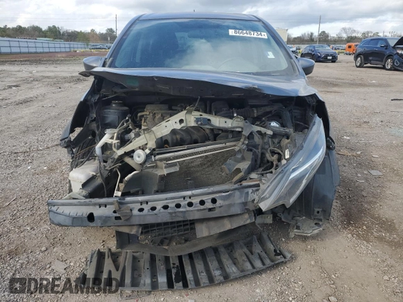 2017 Nissan Note SV z VIN 3N1CE2CP5HL378545, wystawiony jako Copart lot #89282085 z przebiegiem 135 115 mil mil oraz Szkoda całkowita • Salvage title. Historia ofert i sprzedaży dostępna na DreamBid. Obrazek 5.