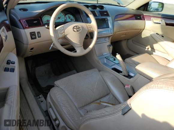 2004 Toyota Solara SE z VIN 4T1CA30P04U005881, wystawiony jako Copart lot #61990565 z przebiegiem 125 962 mil mil oraz Czysty tytuł • Clean title. Historia ofert i sprzedaży dostępna na DreamBid. Obrazek 8.