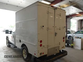 2016 Ford F-250 XL with VIN 1FDBF2B6XGED17622, listed as a IAAI auction lot 42245869 with 240,022 mi miles and . Bid and sale history available at DreamBid. Image 3.