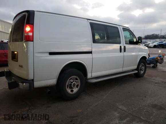 2019 GMC Savana Cargo z VIN 1GTW7AFG6K1314555, wystawiony jako Copart lot #84902994 z przebiegiem 258 571 mil mil oraz Szkody całkowita. Historia ofert i sprzedaży dostępna na DreamBid. Obrazek 3.
