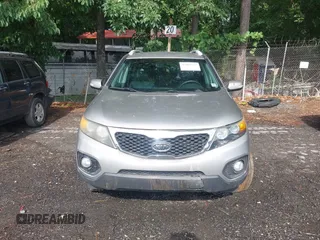 2013 Kia Sorento EX с VIN 5XYKU3A62DG371176, выставлен на аукционе IAAI как лот 42469423 с пробегом 199 505 миль миль и . История ставок и продаж доступна на DreamBid. Изображение 12.
