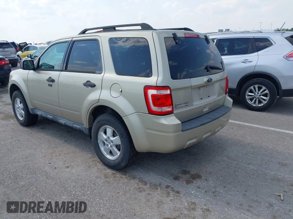2010 Ford Escape XLT z VIN 1FMCU9D72AKC78719, wystawiony jako IAAI lot #42467034 z przebiegiem Nie podano mil oraz . Historia ofert i sprzedaży dostępna na DreamBid. Obrazek 3.