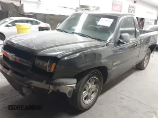 2004 Chevrolet Silverado 1500 Work Truck with VIN 1GCEC14X24Z263232, listed as a IAAI auction lot 41720611 with 272,921 mi miles. Bid and sale history available at carsss.com. Image 2.
