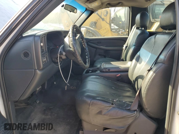 2002 Chevrolet Silverado 2500 z VIN 1GBHC24U12Z229423, wystawiony jako Copart lot #46696895 z przebiegiem Nie podano mil oraz Czysty tytuł • Clean title. Historia ofert i sprzedaży dostępna na DreamBid. Obrazek 7.