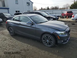 2020 BMW 2 Series 230i xDrive with VIN WBA2J3C07L7D96605, listed as a Copart auction lot 82123324 with 27,826 mi miles and Salvage Title. Bid and sale history available at carsss.com. Image 4.