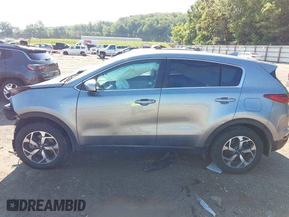 2020 Kia Sportage LX z VIN KNDPMCAC8L7628865, wystawiony jako IAAI lot #42190291 z przebiegiem 72 646 mil mil oraz . Historia ofert i sprzedaży dostępna na DreamBid. Obrazek 14.