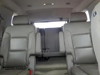 2015 Chevrolet Tahoe LTZ z VIN 1GNSCCKC0FR737641, wystawiony jako Copart lot #59797095 z przebiegiem 85 932 mil mil oraz Szkoda całkowita • Salvage title. Historia ofert i sprzedaży dostępna na DreamBid. Obrazek 10.