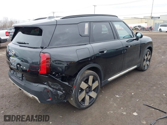 2025 MINI Countryman S z VIN WMZ23GA06S7P27483, wystawiony jako IAAI lot #42043477 z przebiegiem 3 781 mil mil oraz . Historia ofert i sprzedaży dostępna na DreamBid. Obrazek 4.