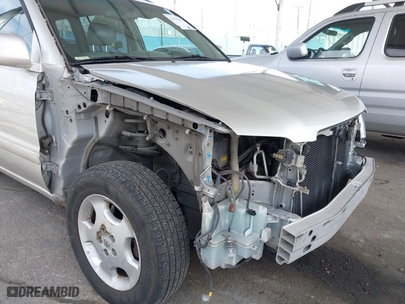 2004 Toyota Highlander with VIN JTEDP21A740036530, listed as a IAAI auction lot 41755851 with 184,088 mi miles. Bid and sale history available at carsss.com. Image 6.