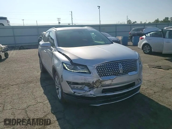 2019 Lincoln MKC Select с VIN 5LMCJ2D98KUL15132, выставлен на аукционе Copart как лот 61748785 с пробегом 48 603 миль миль и Списание • Salvage title. История ставок и продаж доступна на DreamBid. Изображение 14.