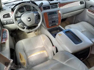 2007 Chevrolet Suburban LT with VIN 3GNGK26K97G165152, listed as a Copart auction lot 74175354 with 368,519 mi miles and Salvage Title. Bid and sale history available at DreamBid. Image 8.