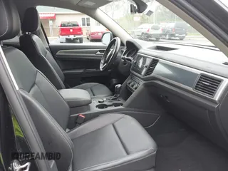 2021 Volkswagen Atlas SE with VIN 1V2RR2CA5MC526642, listed as a IAAI auction lot 42180217 with 40,031 mi miles and . Bid and sale history available at DreamBid. Image 5.