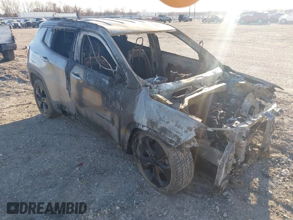 2019 Jeep Compass Latitude w/Sun/Wheel Pkg with VIN 3C4NJCBB2KT782410, listed as a IAAI auction lot 41679545 with Not Provided miles. Bid and sale history available at carsss.com. Image 1.