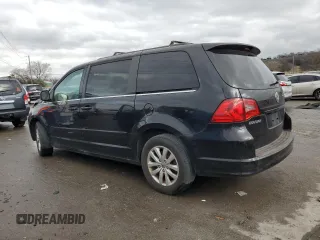 2014 Volkswagen Routan SE with VIN 2C4RVABG5ER135304, listed as a Copart auction lot 83957644 with 118,035 mi miles and Clean title. Bid and sale history available at DreamBid. Image 2.
