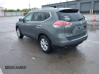 2015 Nissan Rogue SL z VIN 5N1AT2MV5FC799273, wystawiony jako IAAI lot #42281369 z przebiegiem 132 648 mil mil oraz . Historia ofert i sprzedaży dostępna na DreamBid. Obrazek 3.