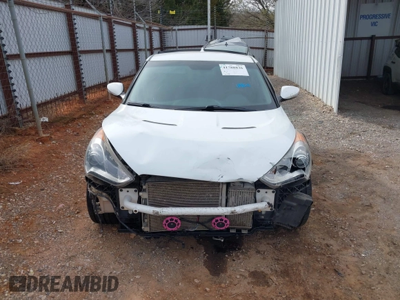 2013 Hyundai Veloster Turbo z VIN KMHTC6AE2DU128607, wystawiony jako IAAI lot #41788836 z przebiegiem 115 500 mil mil oraz . Historia ofert i sprzedaży dostępna na DreamBid. Obrazek 13.