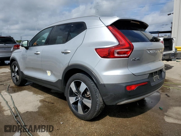 2019 Volvo XC40 Momentum z VIN YV4AC2HK4K2121194, wystawiony jako Copart lot #50720094 z przebiegiem 51 198 mil mil oraz Szkoda całkowita • Salvage title. Historia ofert i sprzedaży dostępna na DreamBid. Obrazek 2.