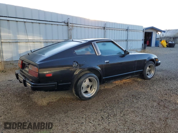 1981 Datsun 280ZX z VIN JN1HZ04S8BX265704, wystawiony jako Copart lot #71597844 z przebiegiem 251 218 mil mil oraz Tytuł czysty. Historia ofert i sprzedaży dostępna na DreamBid. Obrazek 3.