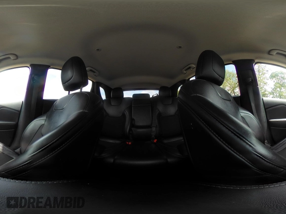 2019 Jeep Cherokee Latitude Plus with VIN 1C4PJLLBXKD305219, listed as a IAAI auction lot 42150283 with 89,000 mi miles and . Bid and sale history available at DreamBid. Image 18.