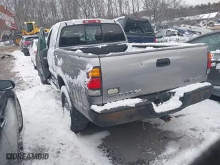 2002 Toyota Tundra SR5 with VIN 5TBBT44182S302560, listed as a IAAI auction lot 41371071 with 230,800 mi miles. Bid and sale history available at carsss.com. Image 3.
