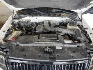 2014 Ford Expedition Max XLT z VIN 1FMJK1J55EEF02541, wystawiony jako Copart lot #62850535 z przebiegiem 193 130 mil mil oraz Szkoda całkowita • Salvage title. Historia ofert i sprzedaży dostępna na DreamBid. Obrazek 12.