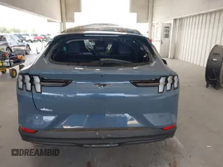 2024 Ford Mustang Mach-E Select с VIN 3FMTK1R47RMA27687, выставлен на аукционе IAAI как лот 42327040 с пробегом 6 811 миль миль и . История ставок и продаж доступна на DreamBid. Изображение 17.