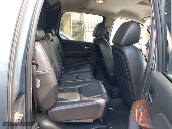 2009 Chevrolet Avalanche LT w/2LT with VIN 3GNFK22039G178725, listed as a IAAI auction lot 39426610 with 168,432 mi miles. Bid and sale history available at carsss.com. Image 8.