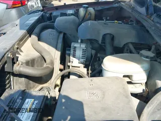 2003 Chevrolet Silverado 1500 LS с VIN 1GCEK19V83E255202, выставлен на аукционе IAAI как лот 42814868 с пробегом 225 302 миль миль и . История ставок и продаж доступна на DreamBid. Изображение 19.