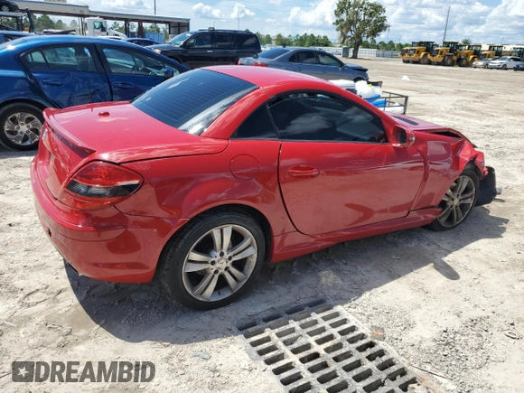 2011 Mercedes-Benz SLK 300 z VIN WDBWK5EA6BF241207, wystawiony jako Copart lot #69335134 z przebiegiem 60 535 mil mil oraz Nie do naprawy • Non repairable. Historia ofert i sprzedaży dostępna na DreamBid. Obrazek 3.