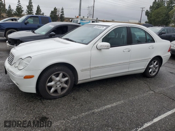 2001 Mercedes-Benz C 230/260/280/320 z VIN WDBRF61J71F094732, wystawiony jako Copart lot #50448475 z przebiegiem 39 911 mil mil oraz Czysty tytuł • Clean title. Historia ofert i sprzedaży dostępna na DreamBid. Obrazek 1.