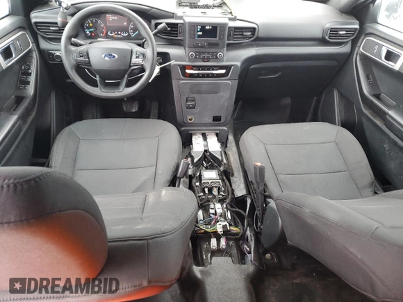 2021 Ford Police Interceptor Utility z VIN 1FM5K8AB0MGB24809, wystawiony jako Copart lot #82532734 z przebiegiem 98 108 mil mil oraz Szkoda całkowita • Salvage title. Historia ofert i sprzedaży dostępna na DreamBid. Obrazek 8.