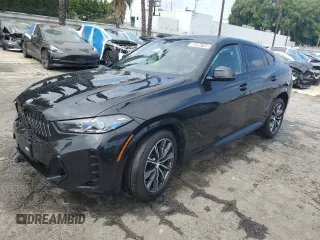2025 BMW X6 xDrive40i z VIN 5UX33EX08S9X10994, wystawiony jako Copart lot #58204745 z przebiegiem 18 821 mil mil oraz Czysty tytuł • Clean title. Historia ofert i sprzedaży dostępna na DreamBid. Obrazek 1.