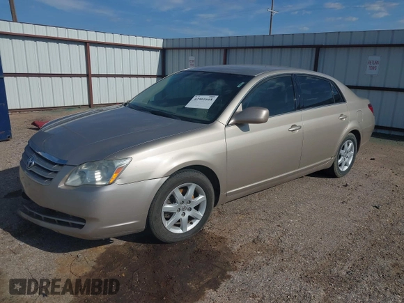 2007 Toyota Avalon XL z VIN 4T1BK36B97U233967, wystawiony jako IAAI lot #42501668 z przebiegiem 143 480 mil mil oraz . Historia ofert i sprzedaży dostępna na DreamBid. Obrazek 2.