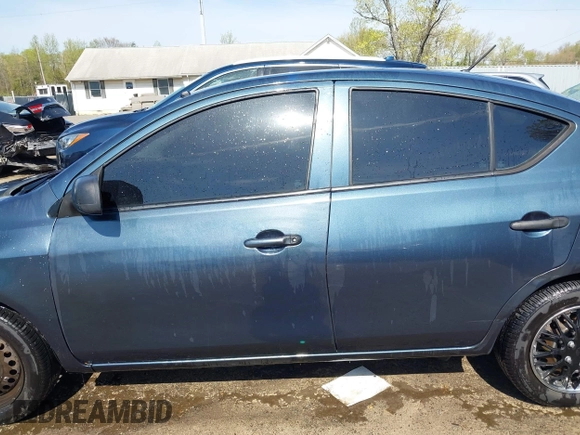 2015 Nissan Versa SV with VIN 3N1CN7AP4FL944238, listed as a IAAI auction lot 42065388 with 196,083 mi miles. Bid and sale history available at carsss.com. Image 15.