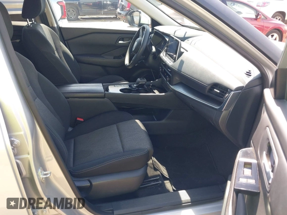2024 Nissan Rogue SV z VIN 5N1BT3BA7RC681000, wystawiony jako IAAI lot #42275267 z przebiegiem 32 975 mil mil oraz . Historia ofert i sprzedaży dostępna na DreamBid. Obrazek 5.