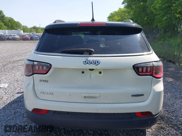 2018 Jeep Compass Latitude z VIN 3C4NJDBB2JT281182, wystawiony jako IAAI lot #42392069 z przebiegiem 112 758 mil mil oraz . Historia ofert i sprzedaży dostępna na DreamBid. Obrazek 16.
