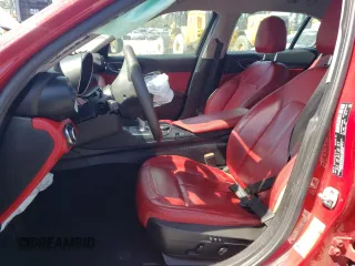 2019 Alfa Romeo Giulia z VIN ZARFAMANXK7620606, wystawiony jako Copart lot #50732025 z przebiegiem Nie podano mil oraz Szkody całkowita. Historia ofert i sprzedaży dostępna na DreamBid. Obrazek 7.