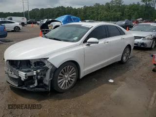 2015 Lincoln MKZ z VIN 3LN6L2G98FR617457, wystawiony jako Copart lot #54399165 z przebiegiem 138 596 mil mil oraz Szkoda całkowita • Salvage title. Historia ofert i sprzedaży dostępna na DreamBid. Obrazek 1.
