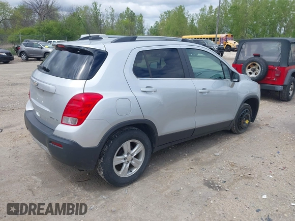 2016 Chevrolet Trax LT z VIN 3GNCJLSB2GL186316, wystawiony jako IAAI lot #42314928 z przebiegiem 133 507 mil mil oraz . Historia ofert i sprzedaży dostępna na DreamBid. Obrazek 4.