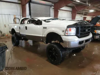 1999 Ford Super Duty F-250 XL with VIN 1FTNW21F1XEB34726, listed as a Copart auction lot 87965345 with 0 mi miles and Clean Title. Bid and sale history available at carsss.com. Image 4.